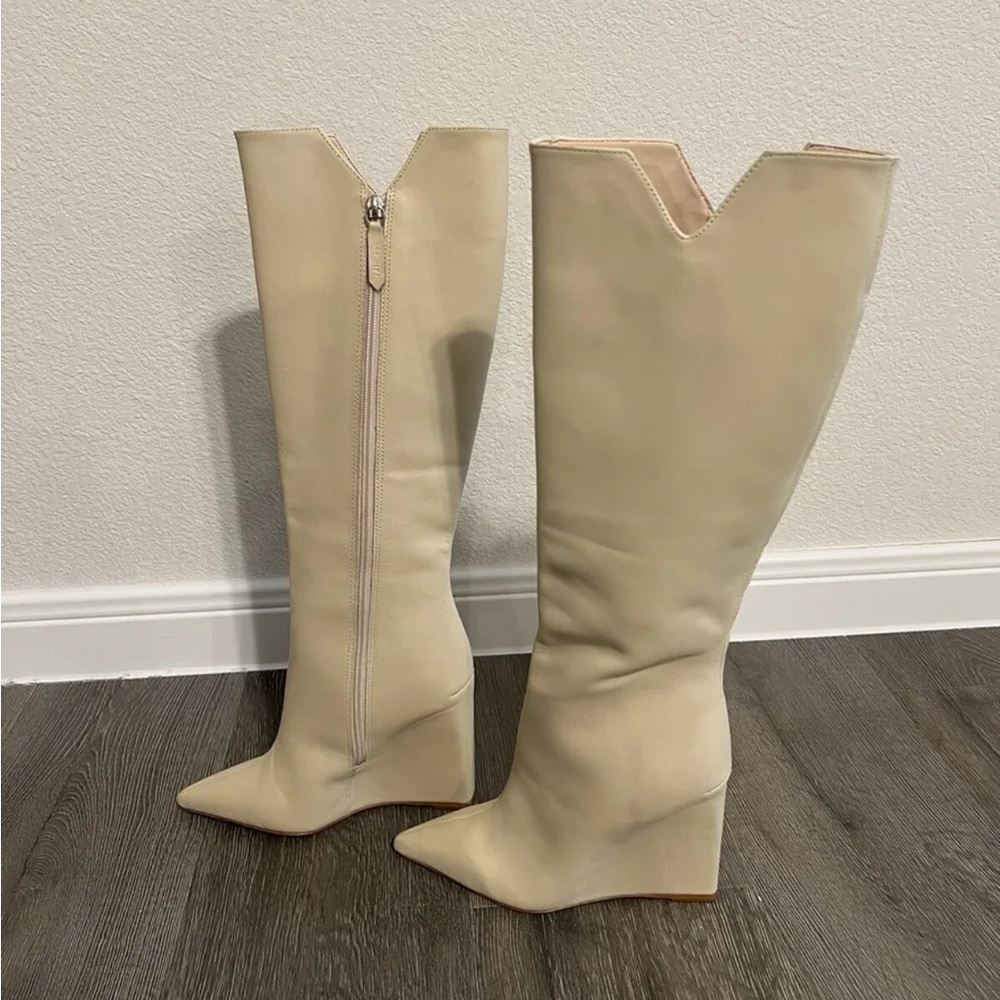 NWOB $238 SCHUTZ  Cream Asya Up Cut Wedge Pointed Toe Knee High Boot (Size 6)